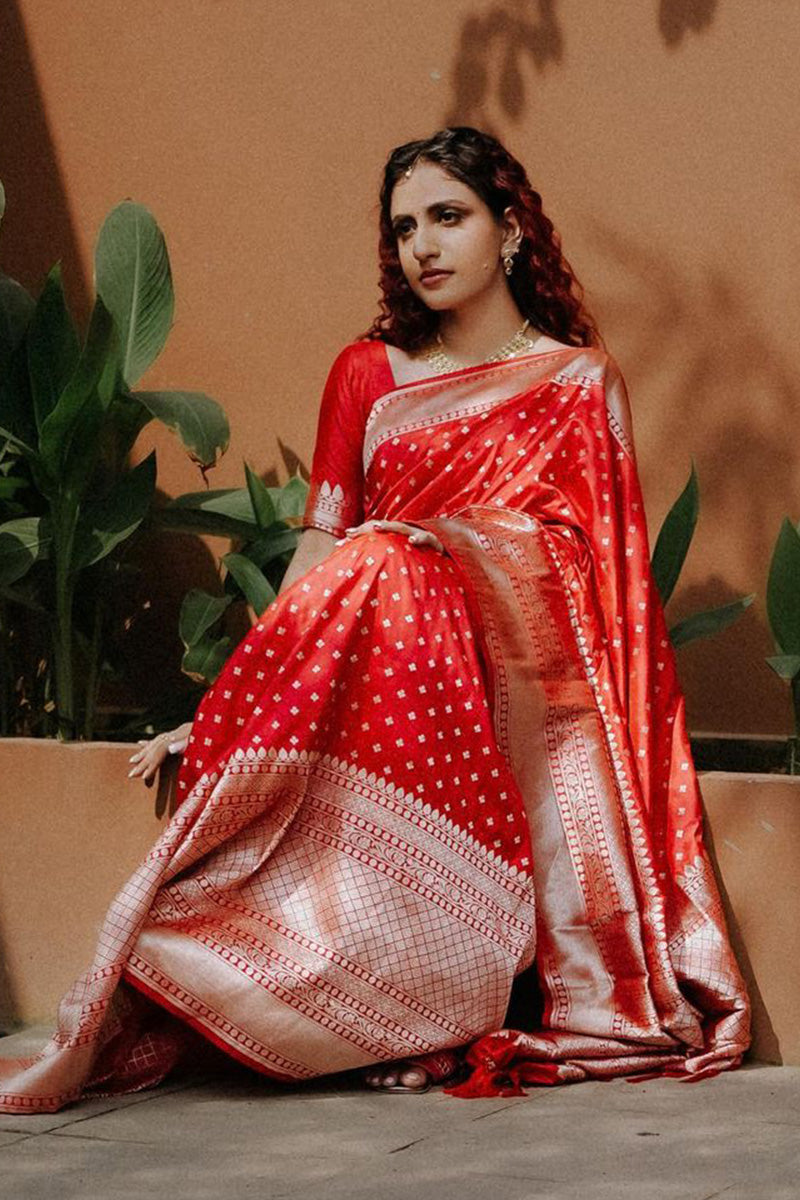 Beguiling Red Soft Silk Saree With Delightful Blouse Piece
