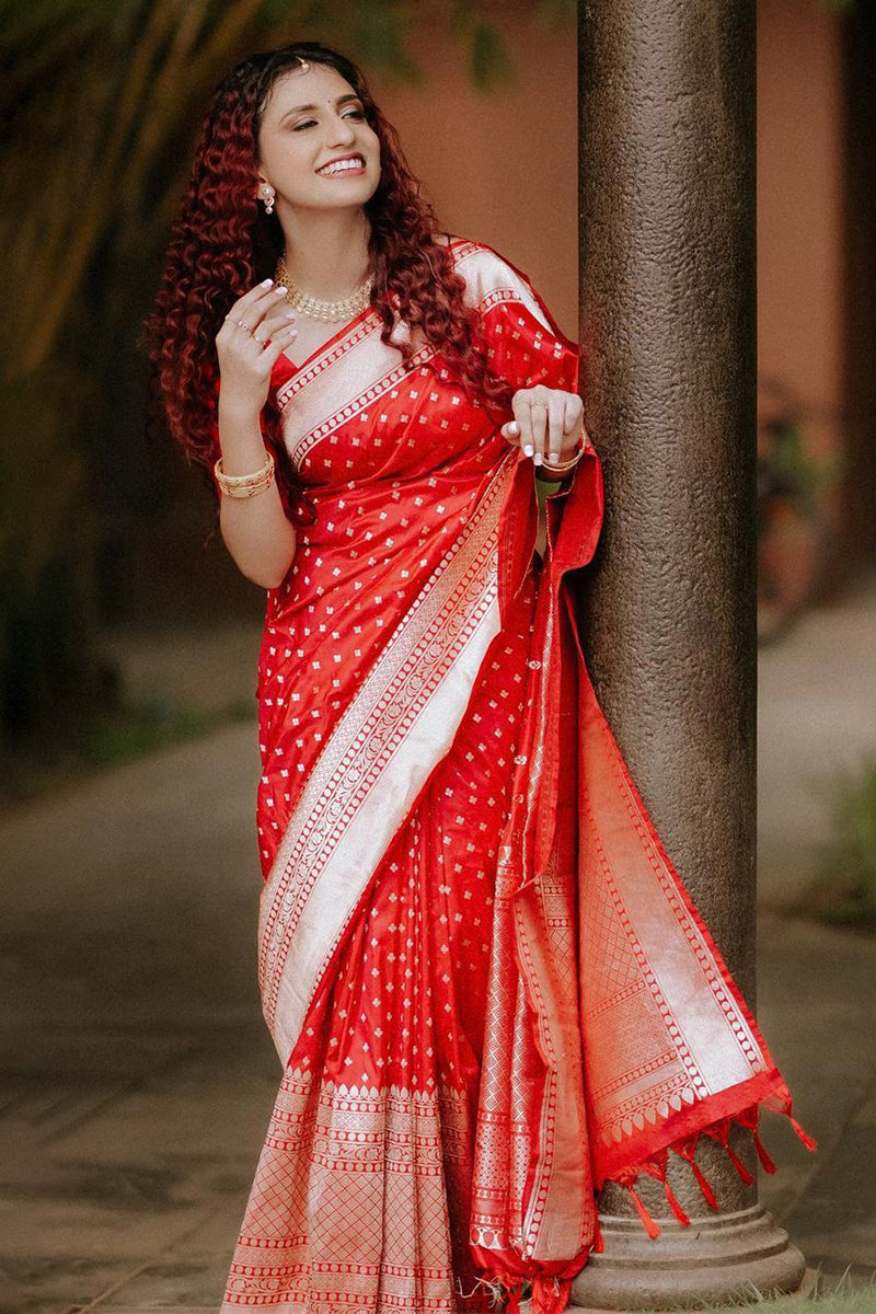 Beguiling Red Soft Silk Saree With Delightful Blouse Piece