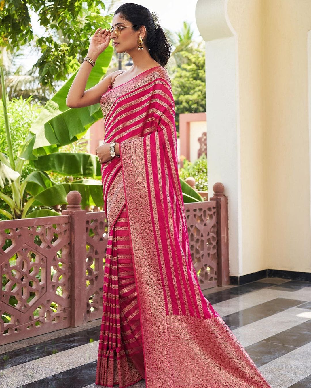 Dulcet Dark Pink Soft Silk Saree With Glorious Blouse Piece