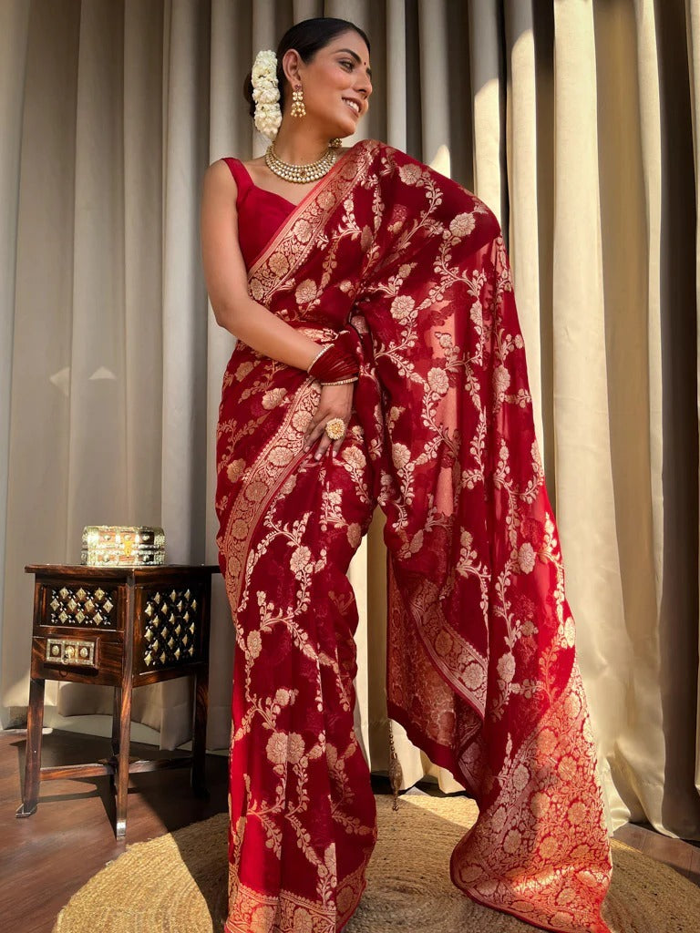Luminous Red Soft Silk Saree With Exceptional Blouse Piece