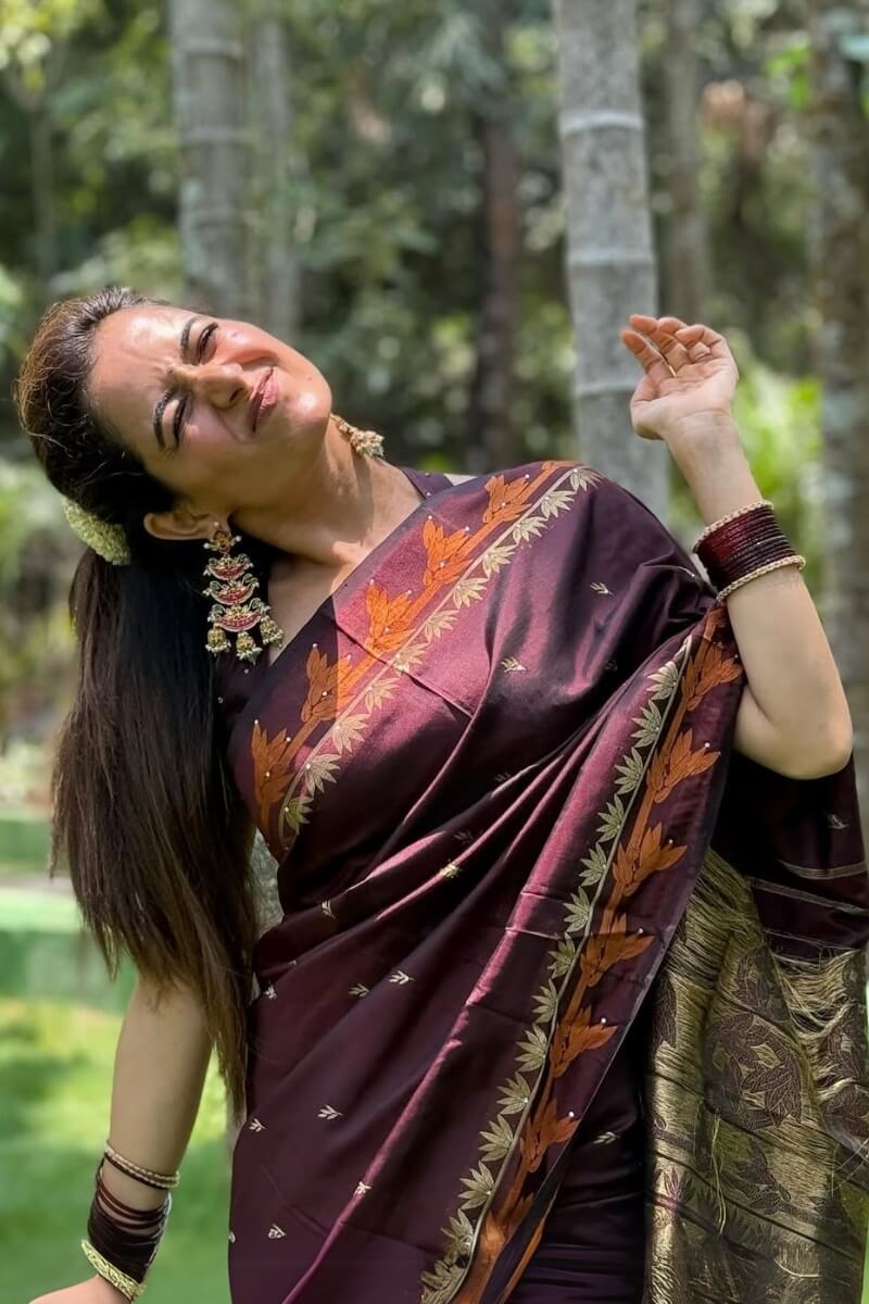 Prominent Brown Soft Silk Saree With Charming Blouse Piece