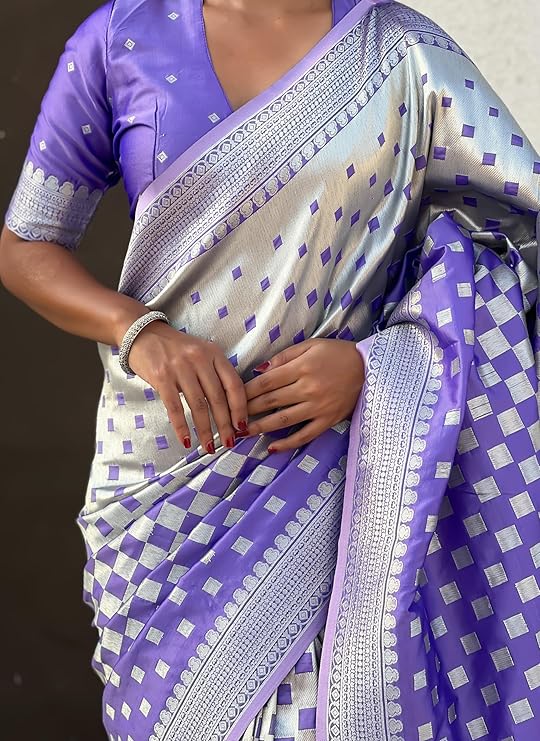 Amiable Lavender Soft Silk Saree With Traditional Blouse Piece