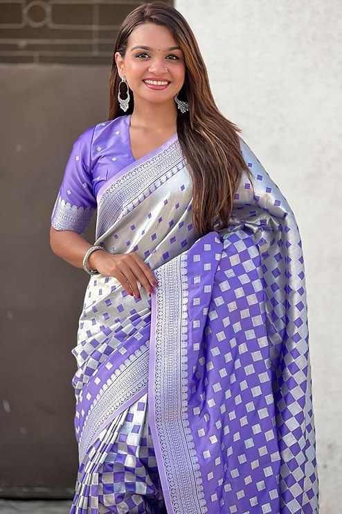 Amiable Lavender Soft Silk Saree With Traditional Blouse Piece