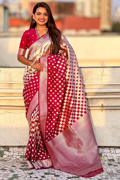 Engaging Red Soft Silk Saree With Opulent Blouse Piece