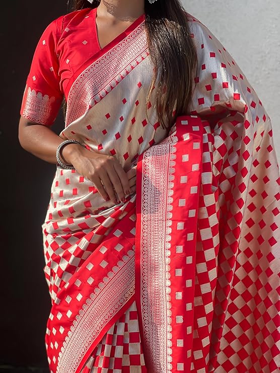 Engaging Red Soft Silk Saree With Opulent Blouse Piece