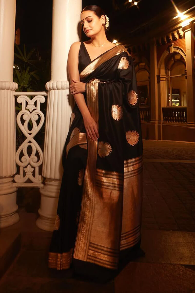 Unequalled Black Soft Silk Saree With Ornate Blouse Piece