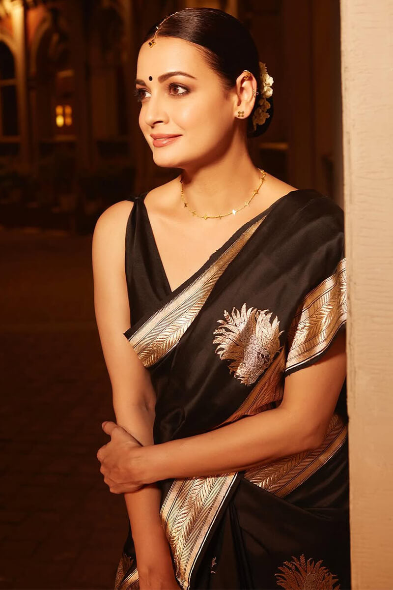 Unequalled Black Soft Silk Saree With Ornate Blouse Piece