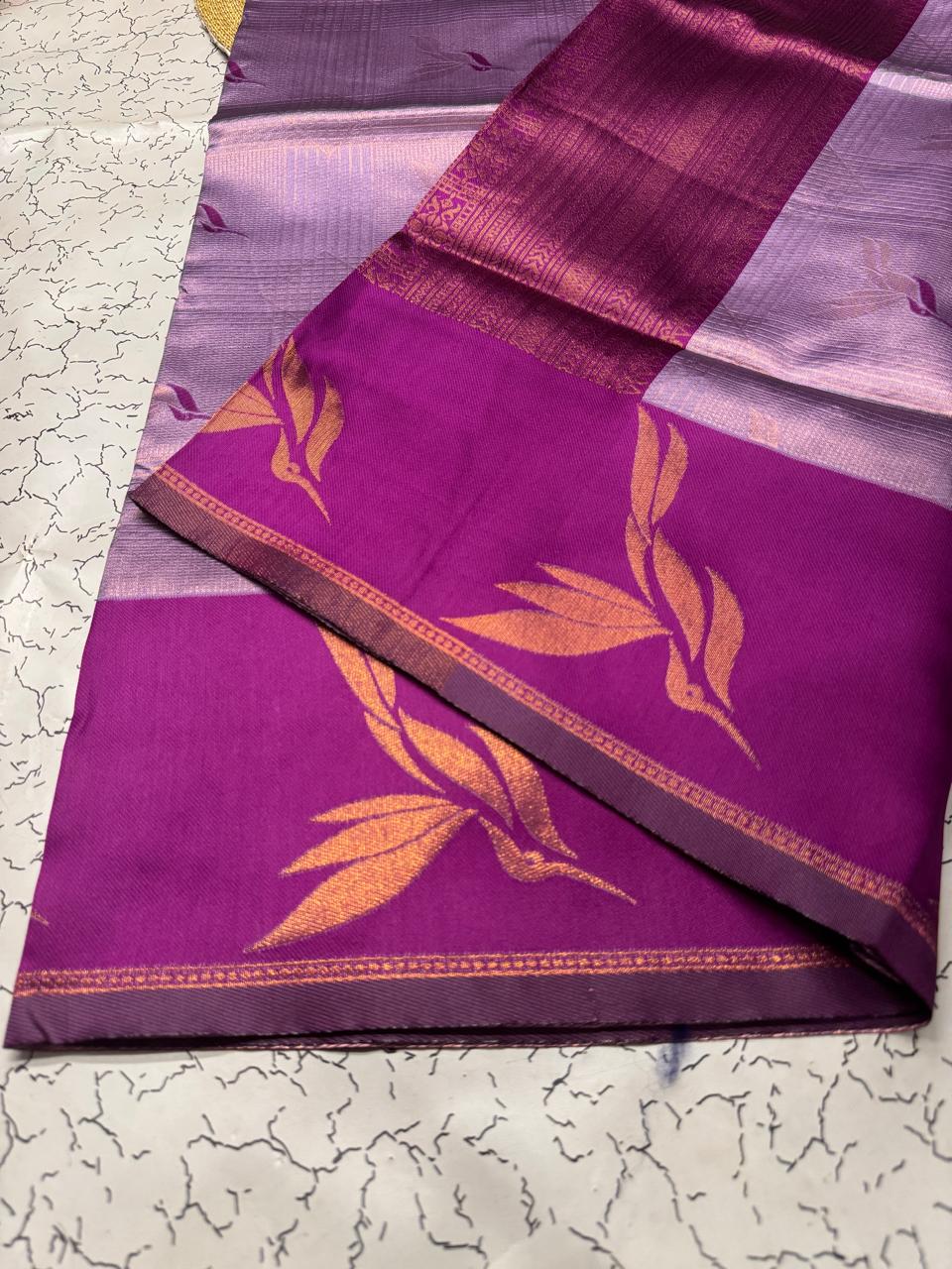 Unequalled Lavender Soft Banarasi Silk Saree With Phenomenal Blouse Piece
