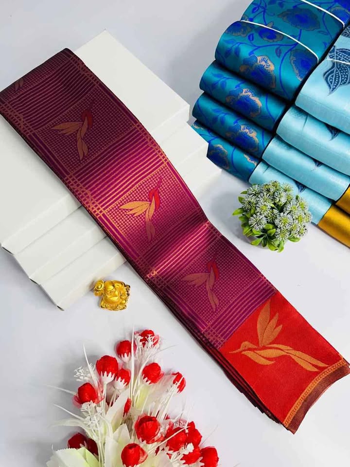 Engaging Purple Soft Banarasi Silk Saree With Eloquence Blouse Piece
