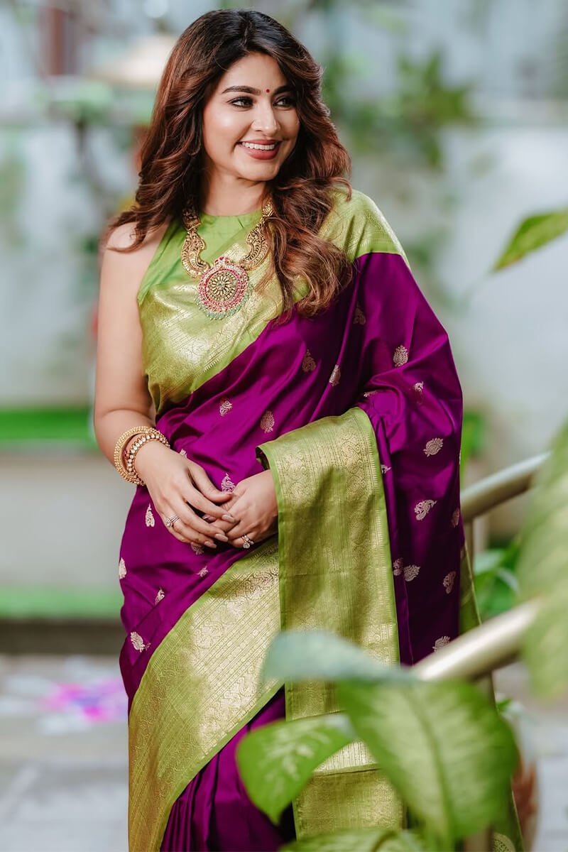 Exemplary Purple Soft Silk Saree With Pretty Blouse Piece