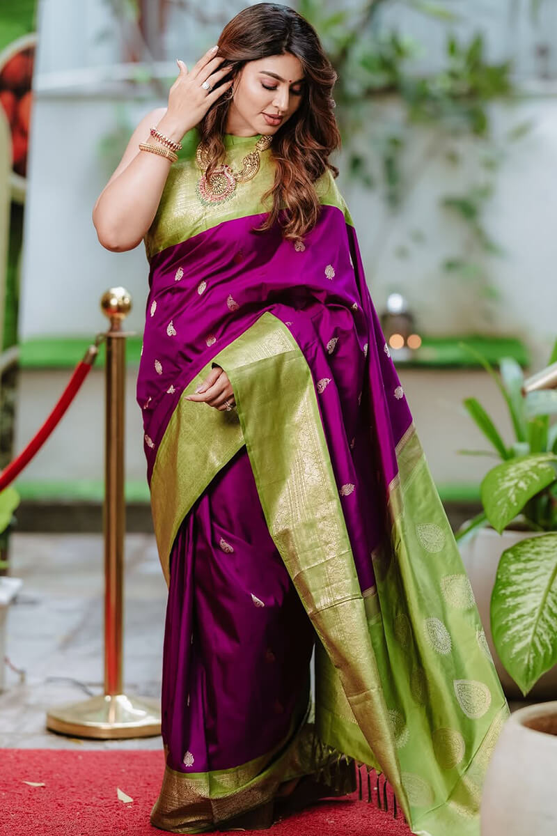 Exemplary Purple Soft Silk Saree With Pretty Blouse Piece