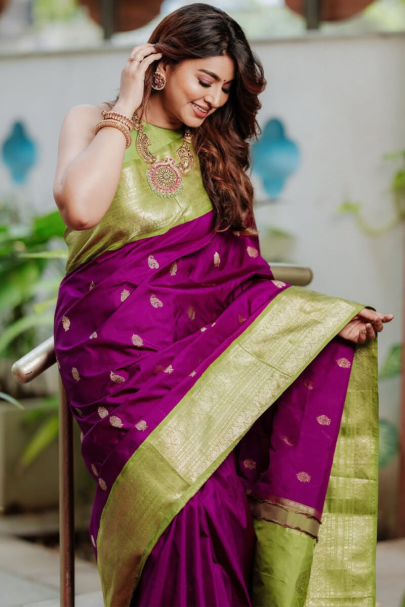Exemplary Purple Soft Silk Saree With Pretty Blouse Piece