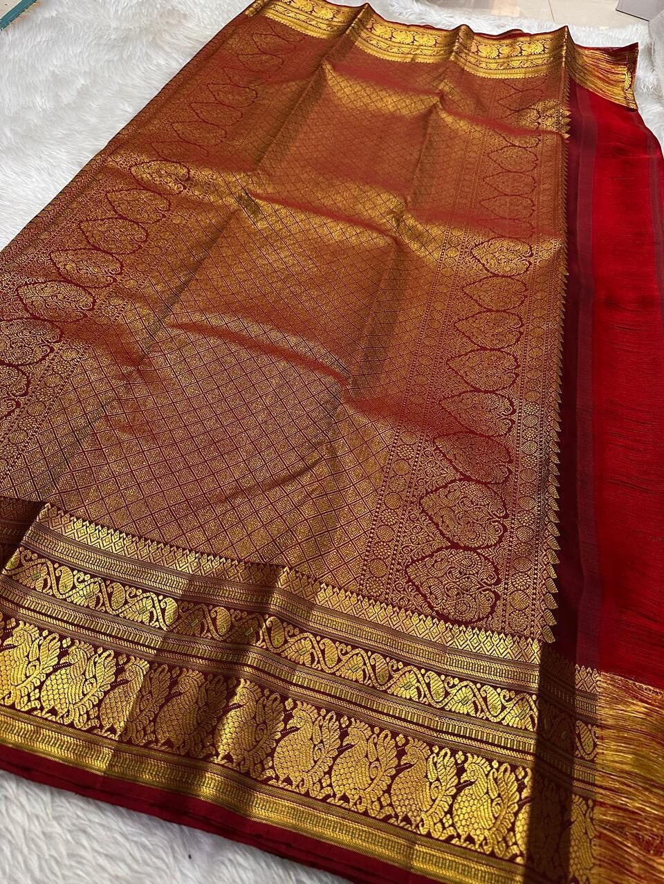 Gleaming Dark Green Soft Silk Saree With Glittering Blouse Piece