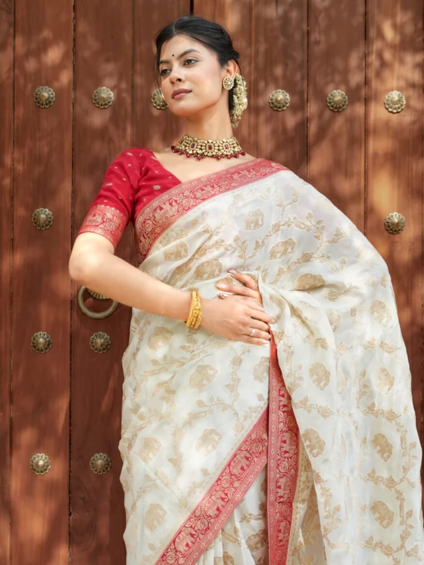 Incomparable Beige Soft Silk Saree With Verdant Blouse Piece