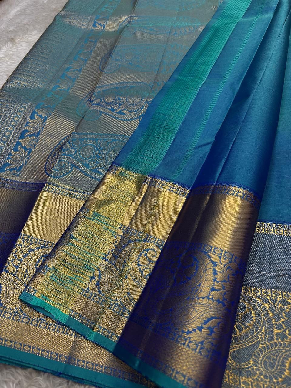 Beauteous Rama Soft Silk Saree With Imbrication Blouse Piece