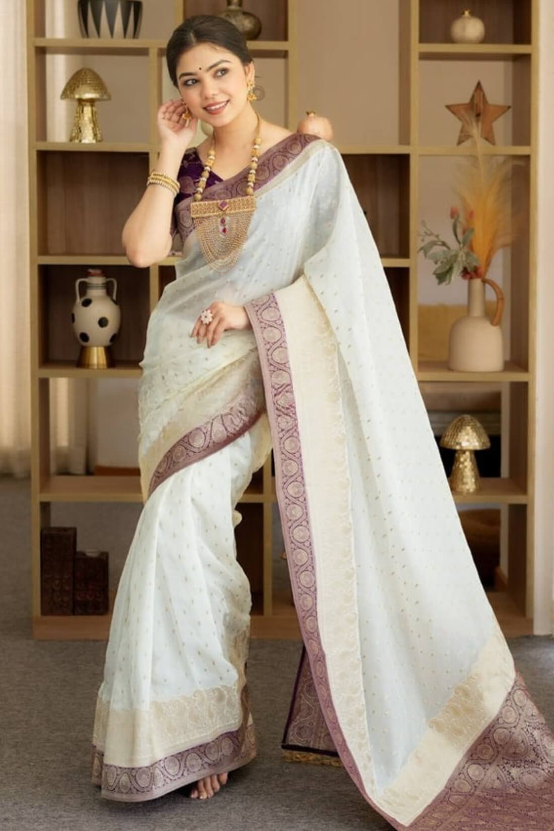 Gleaming Beige Soft Silk Saree With Enthralling Blouse Piece