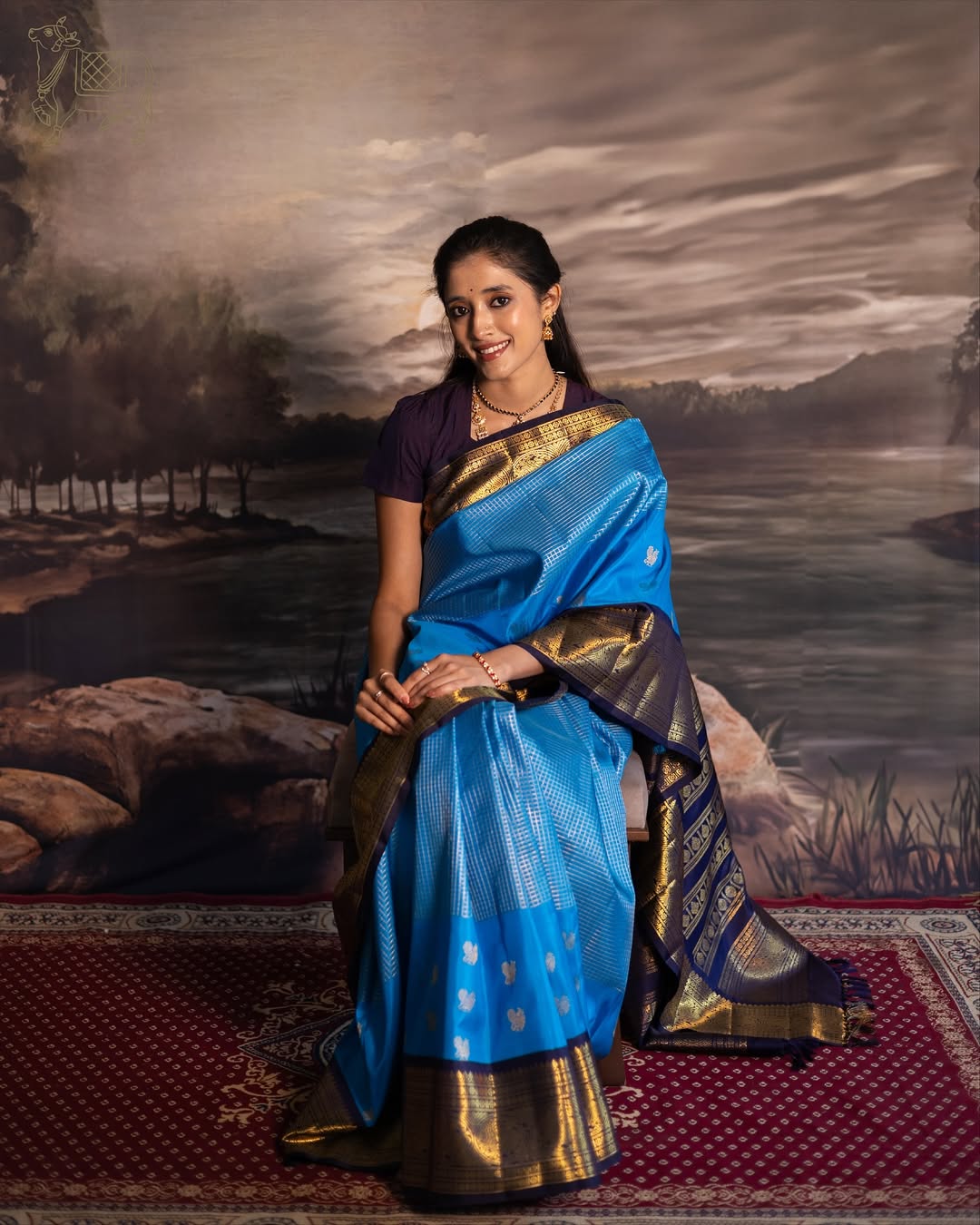 Blissful Firozi Soft Silk Saree With Glittering Blouse Piece