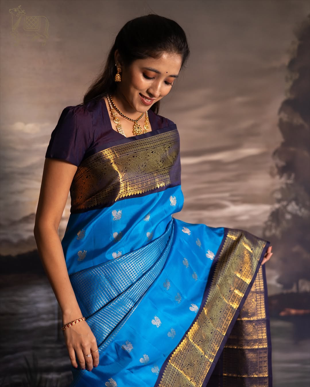 Blissful Firozi Soft Silk Saree With Glittering Blouse Piece