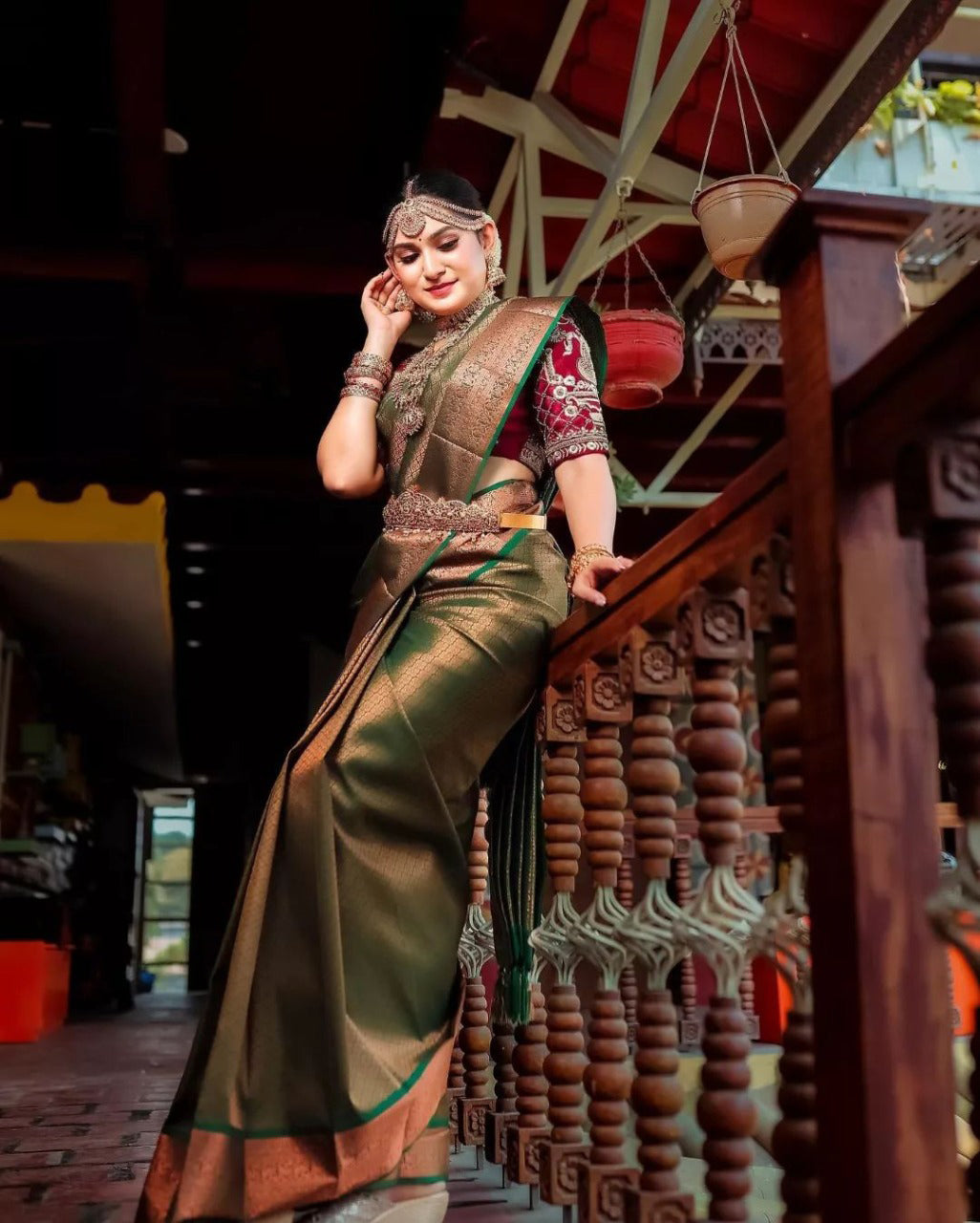 Desuetude Dark Green Soft Silk Saree With Designer Blouse Piece