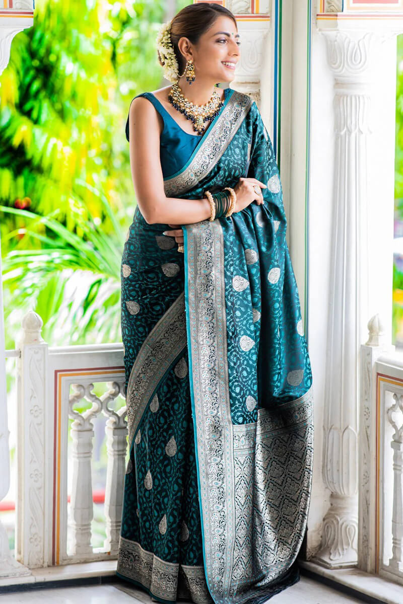 Incredible Rama Soft Silk Saree With Fragrant Blouse Piece
