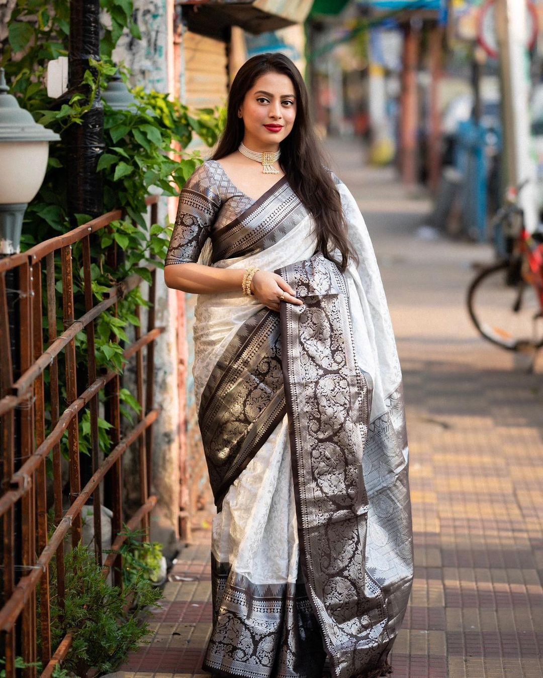 Sumptuous Off White Soft Silk Saree With Beautiful Blouse Piece