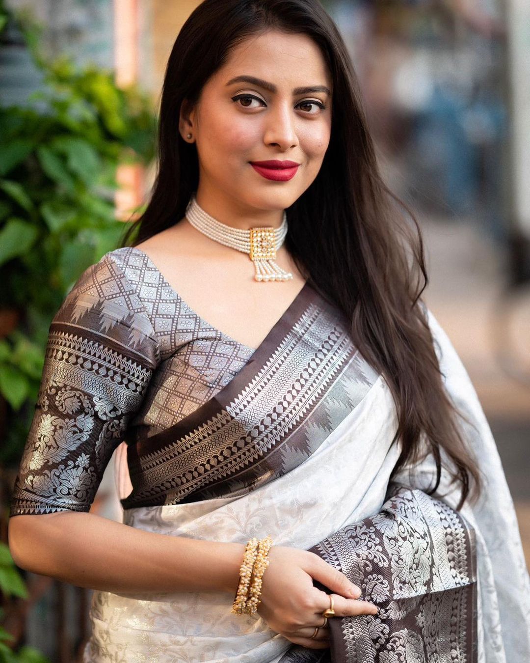 Sumptuous Off White Soft Silk Saree With Beautiful Blouse Piece