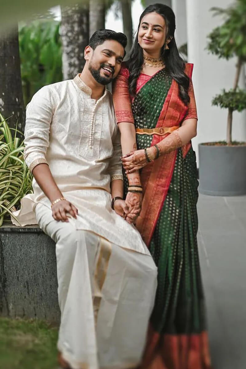 Seraglio Dark Green Soft Silk Saree With Groovy Blouse Piece