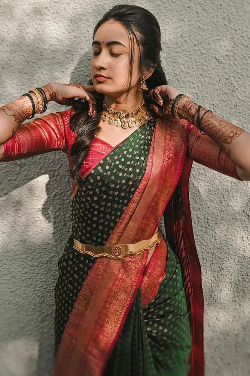 Seraglio Dark Green Soft Silk Saree With Groovy Blouse Piece