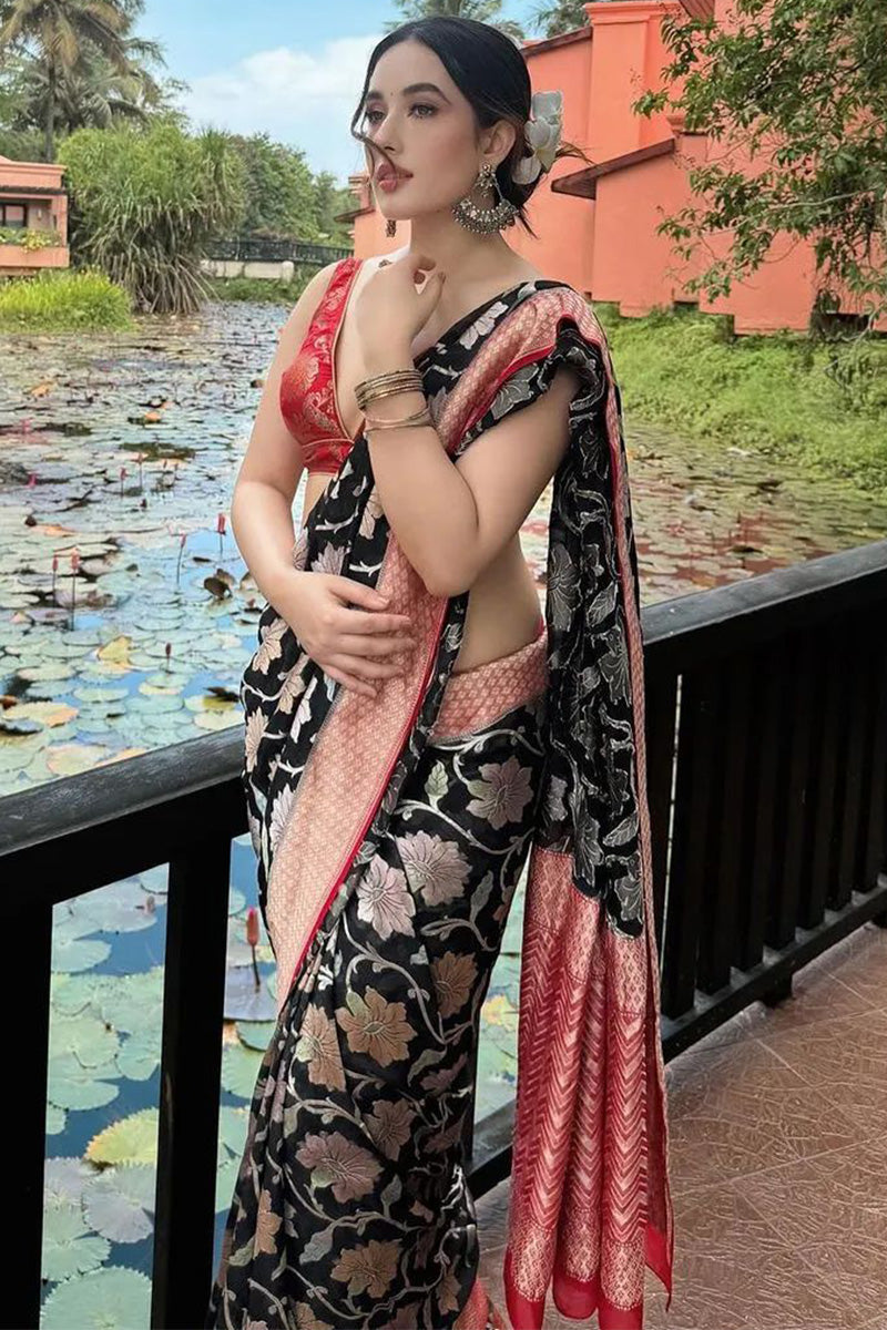 Designer Black Soft Silk Saree With Staring Blouse Pieced