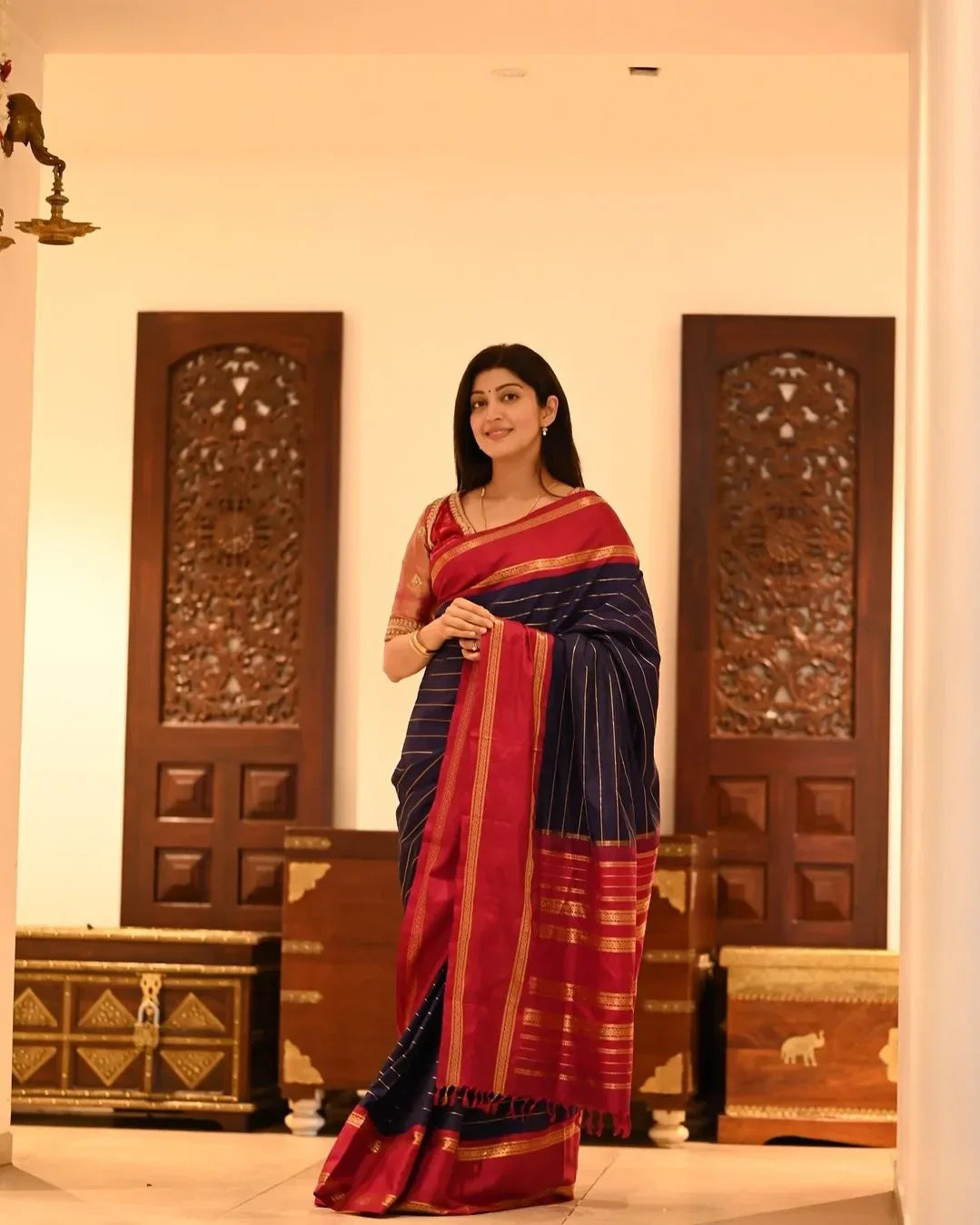 Imbrication Navy Blue Soft Silk Saree With Forbearance Blouse Piece