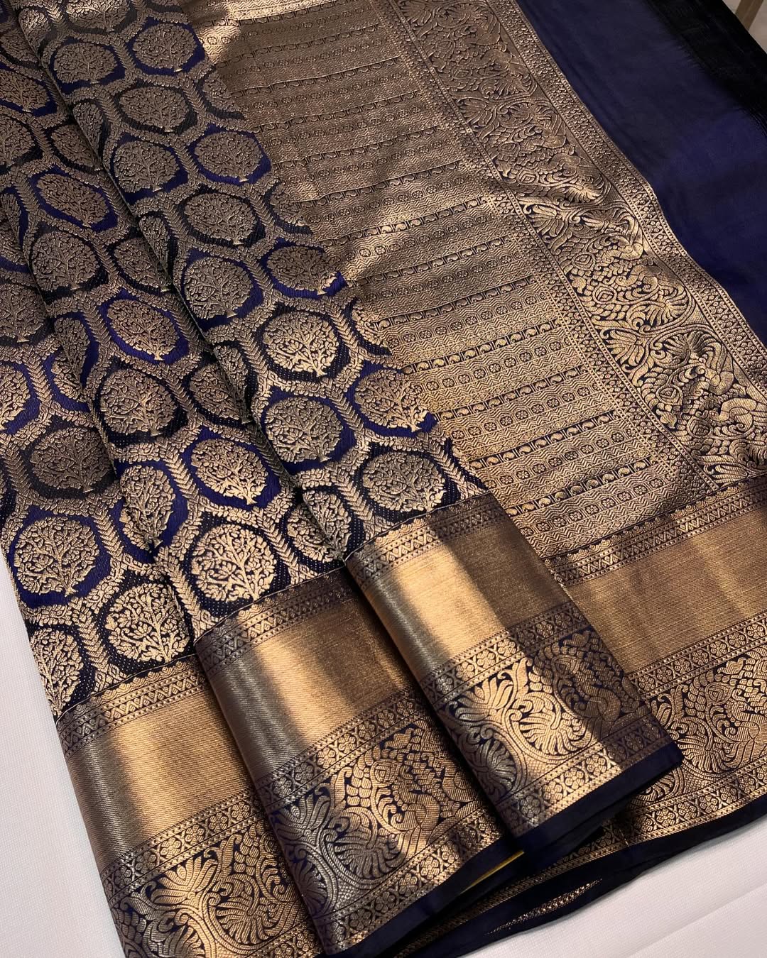 Ethnic Navy Blue Soft Banarasi Silk Saree With Hypnotic Blouse Piece