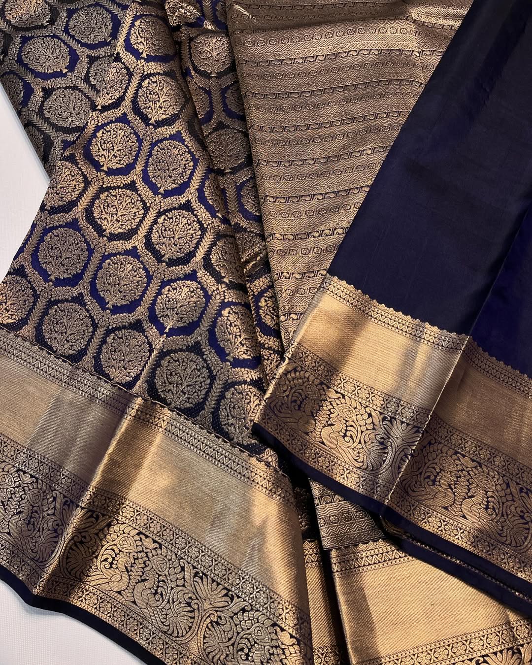 Ethnic Navy Blue Soft Banarasi Silk Saree With Hypnotic Blouse Piece