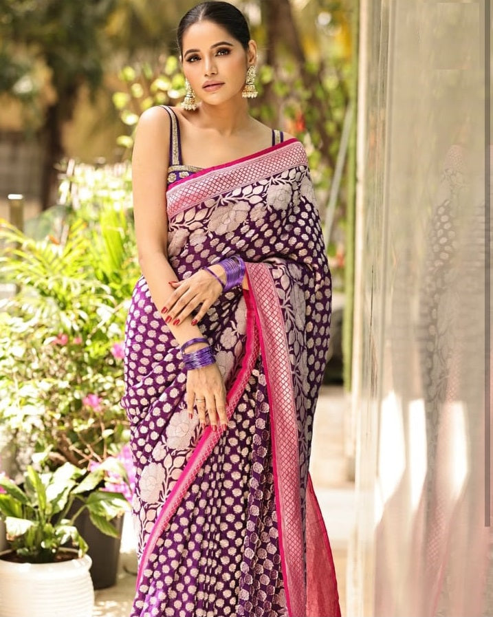 Entrancing Purple Soft Silk Saree With Excellent Blouse Piece