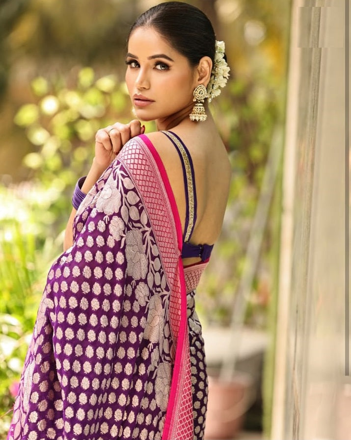 Entrancing Purple Soft Silk Saree With Excellent Blouse Piece