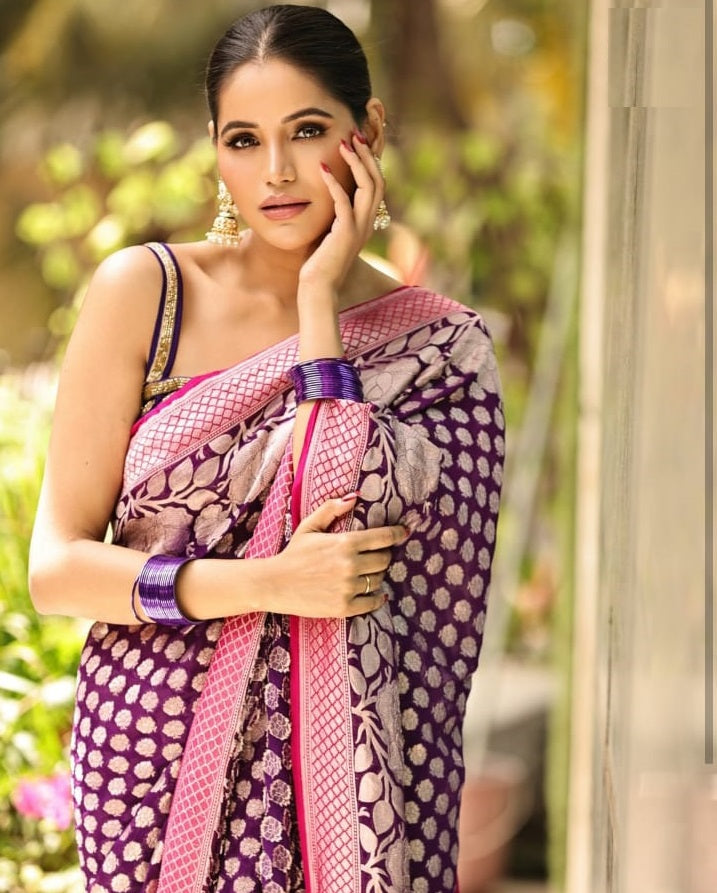 Entrancing Purple Soft Silk Saree With Excellent Blouse Piece