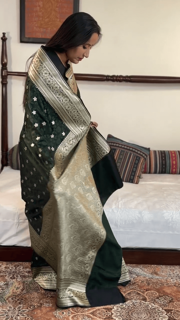 Ephemeral Dark Green Soft Silk Saree With Cynosure Blouse Piece