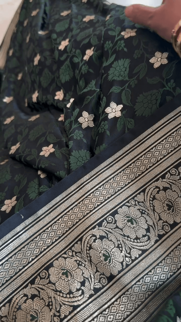 Ephemeral Dark Green Soft Silk Saree With Cynosure Blouse Piece