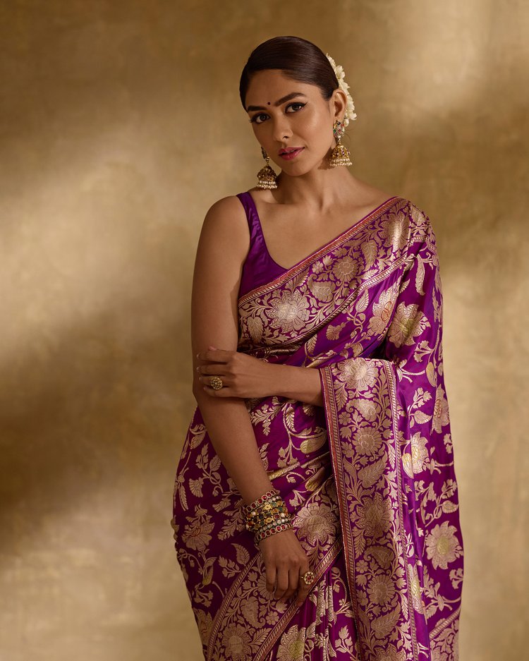 Embellished Purple Soft Silk Saree With Winsome Blouse Piece