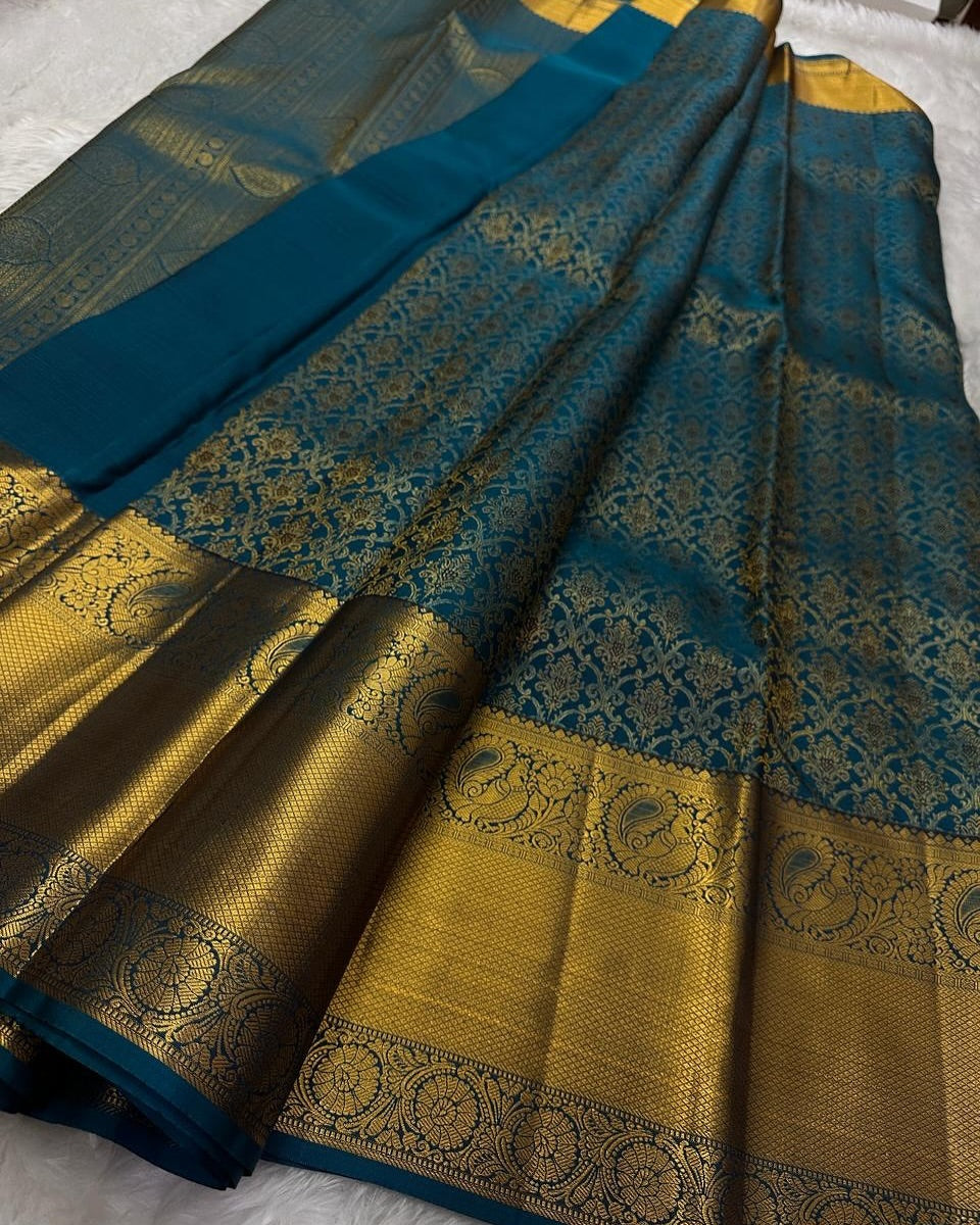 Improbable Rama Soft Banarasi Silk Saree With Amiable Blouse Piece