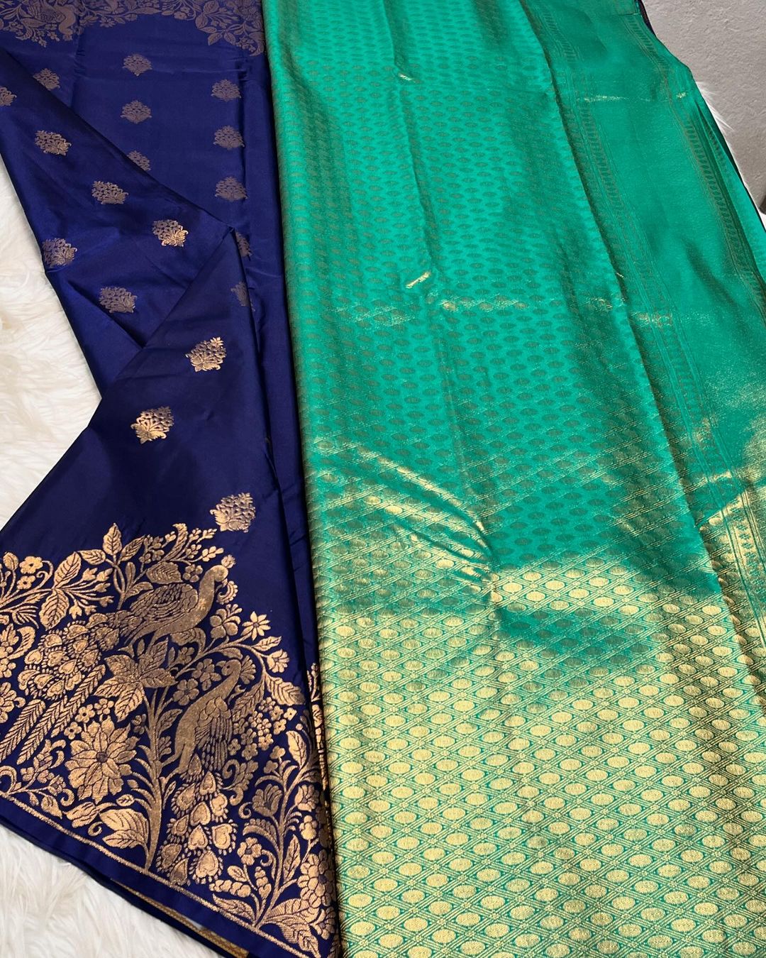 Jubilant Navy Blue Soft Banarasi Silk Saree With Incomparable Blouse Piece