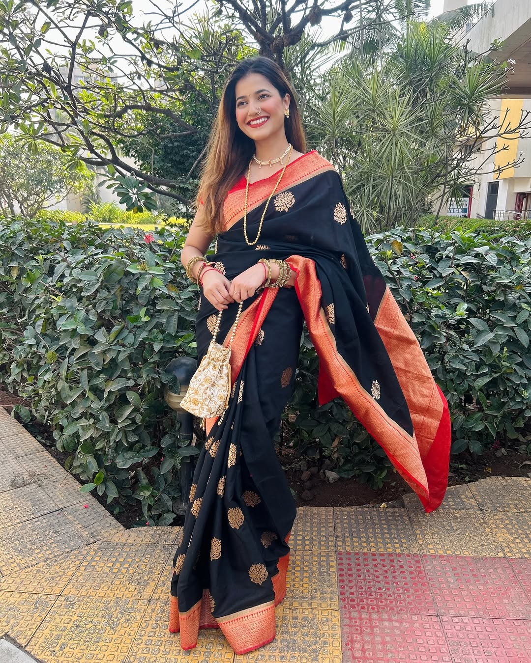 Luxuriant Black Soft Banarasi Silk Saree With Ratatouille Blouse Piece