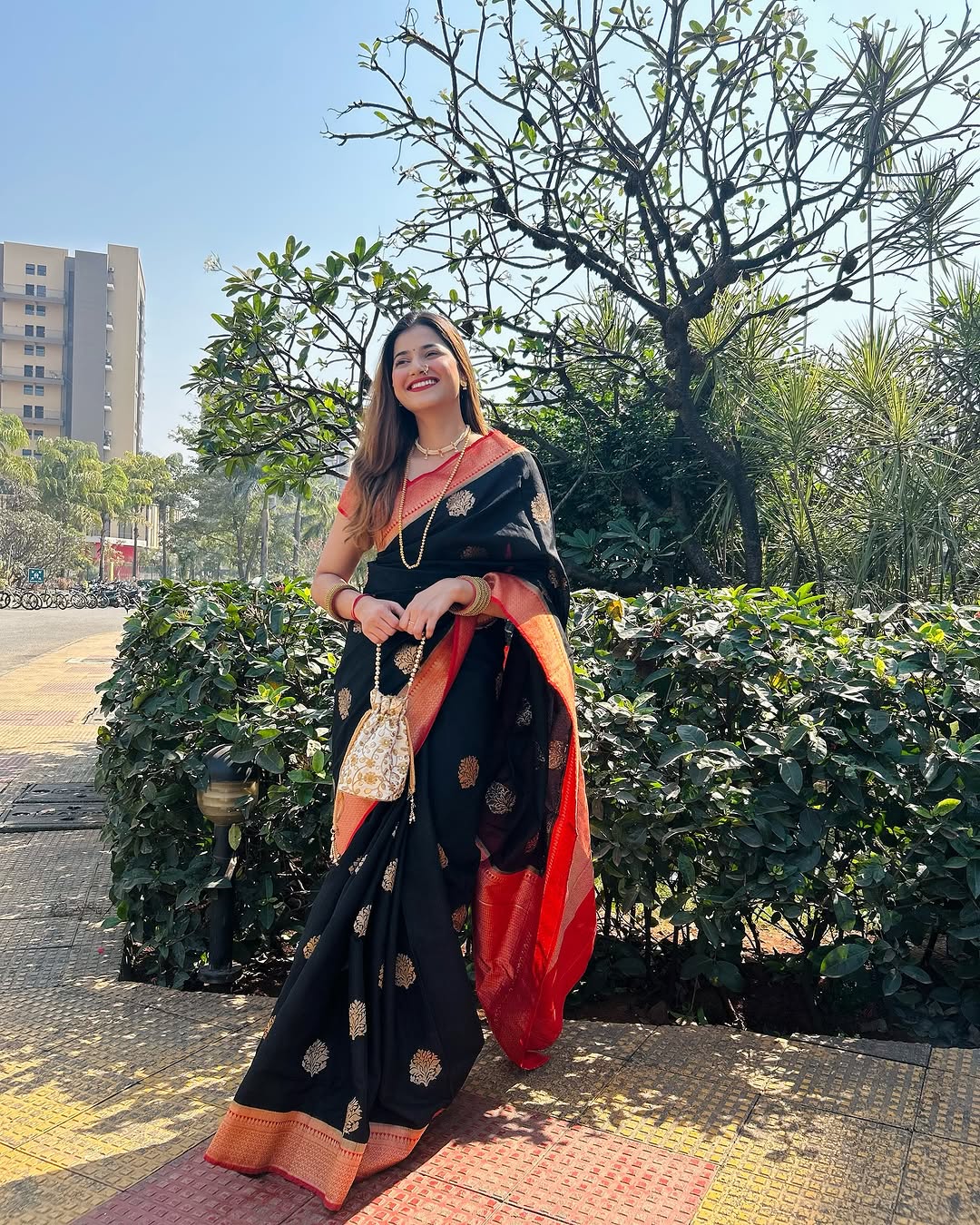 Luxuriant Black Soft Banarasi Silk Saree With Ratatouille Blouse Piece