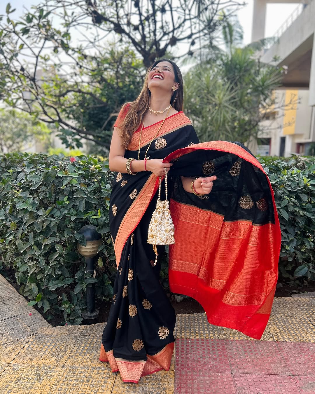 Luxuriant Black Soft Banarasi Silk Saree With Ratatouille Blouse Piece