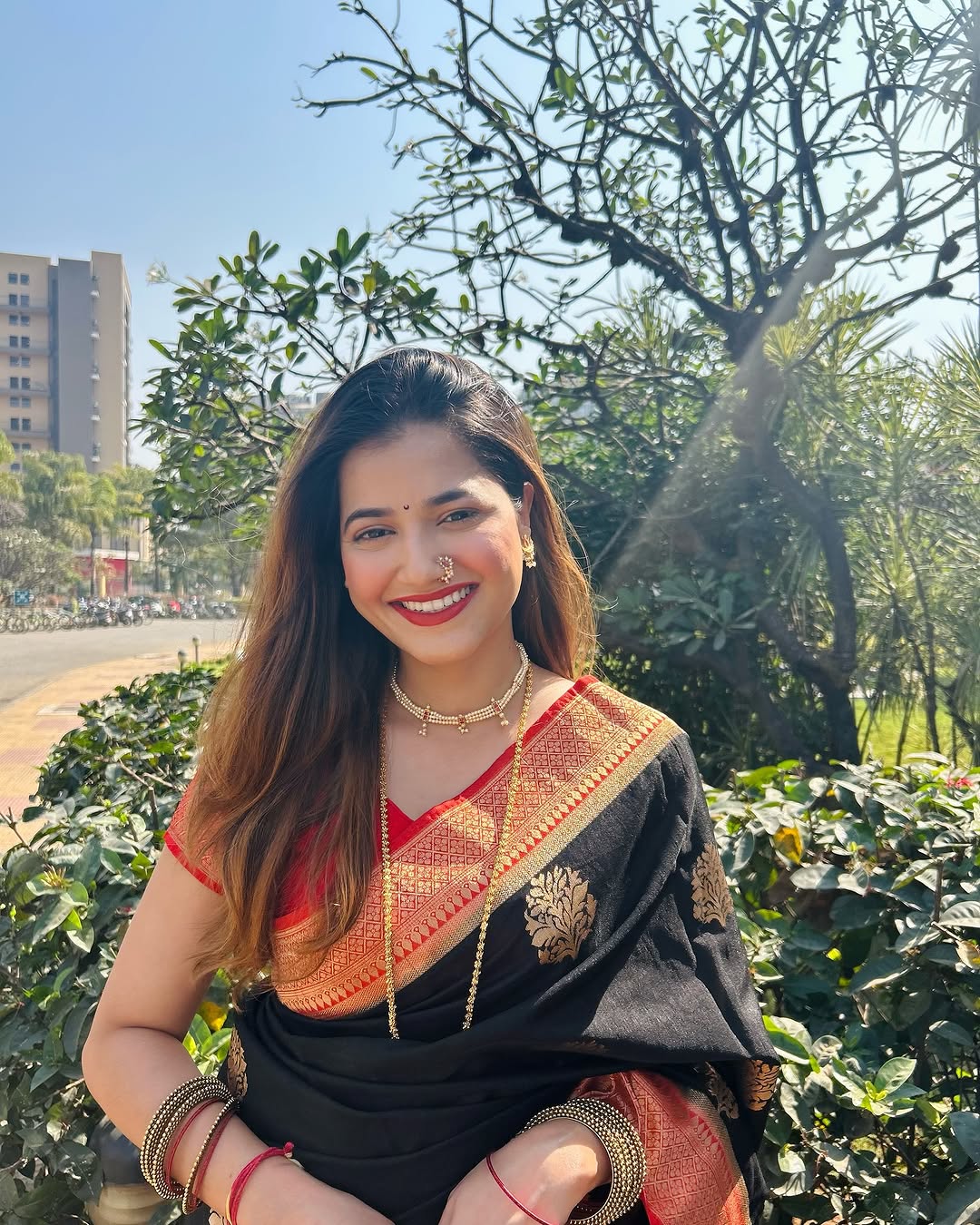 Luxuriant Black Soft Banarasi Silk Saree With Ratatouille Blouse Piece