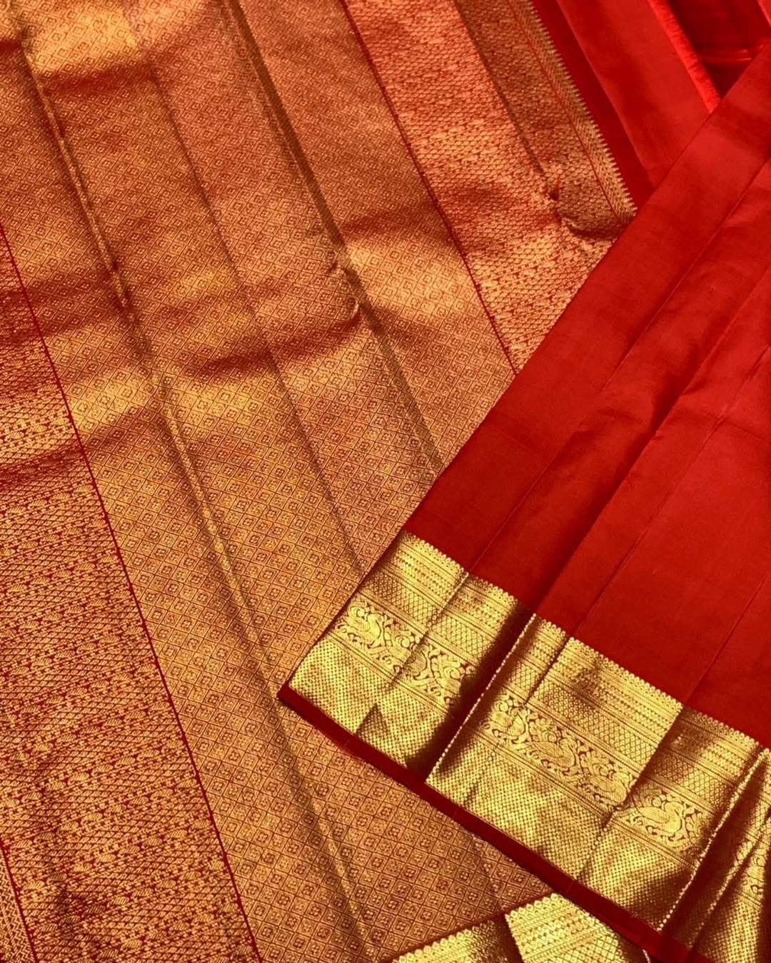 Winsome Red Soft Banarasi Silk Saree With Lassitude Blouse Piece