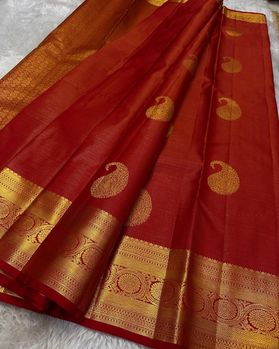 Preferable Red Soft Banarasi Silk Saree With Staggering Blouse Piece