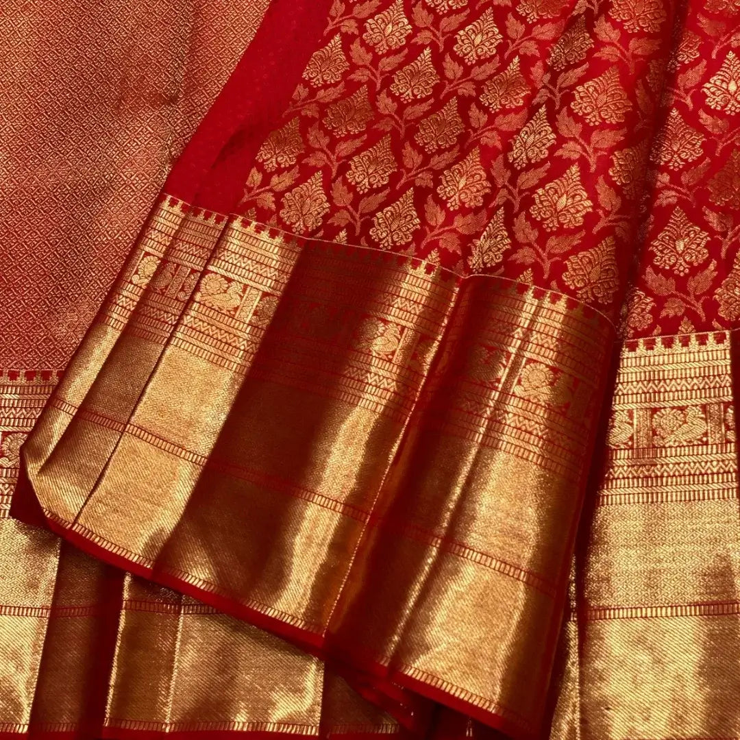 Proficient Red Soft Banarasi Silk Saree With Bucolic Blouse Piece