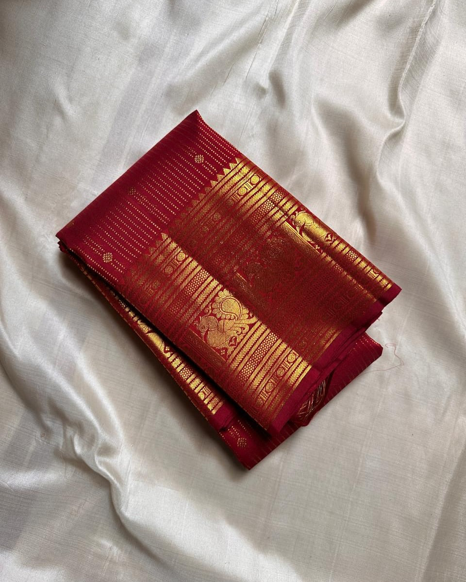 Phenomenal Red Soft Banarasi Silk Saree With Captivating Blouse Piece