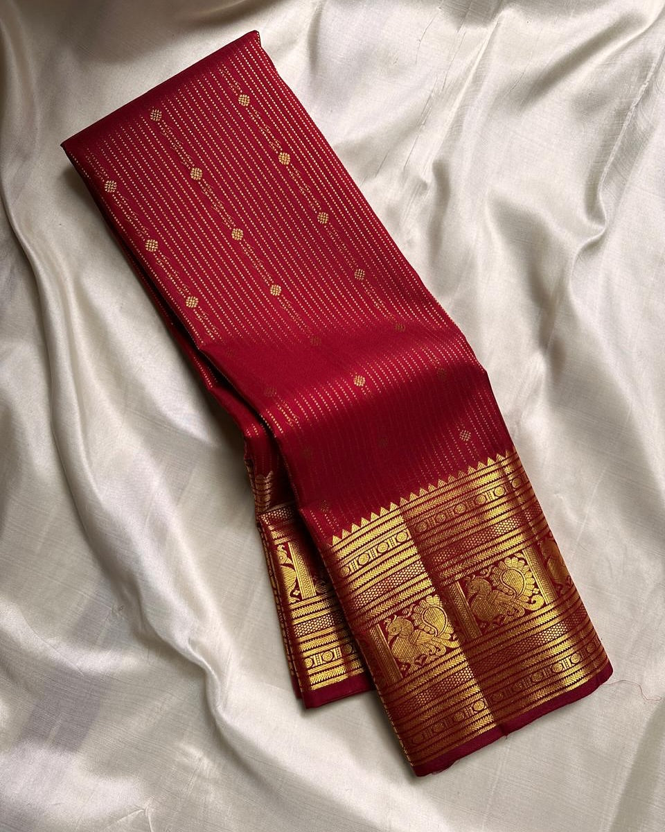 Phenomenal Red Soft Banarasi Silk Saree With Captivating Blouse Piece