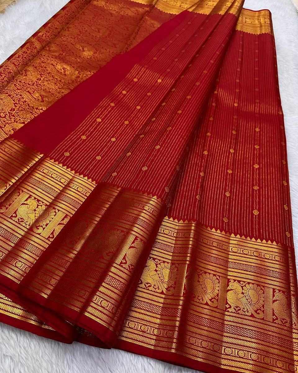 Phenomenal Red Soft Banarasi Silk Saree With Captivating Blouse Piece